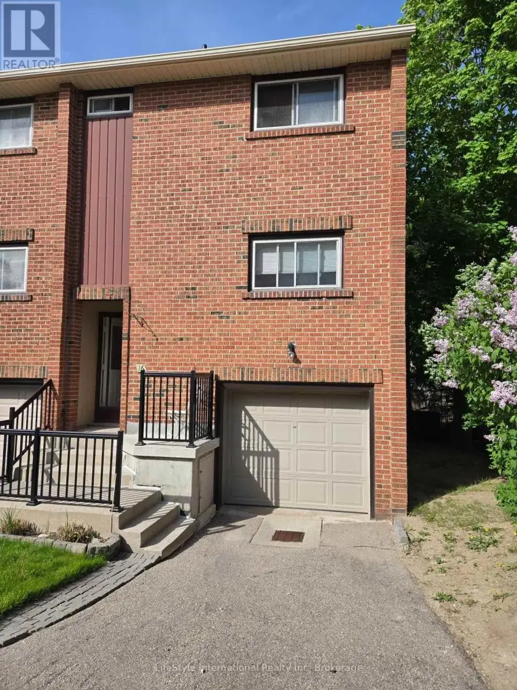 16 - 201 Silvercreek Parkway N, Guelph (Junction/Onward Willow)